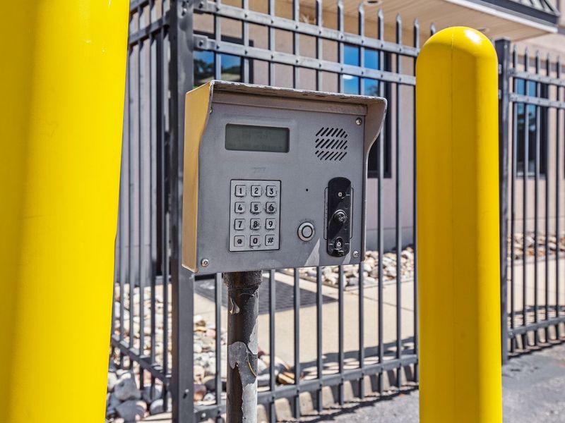 Images Extra Space Storage