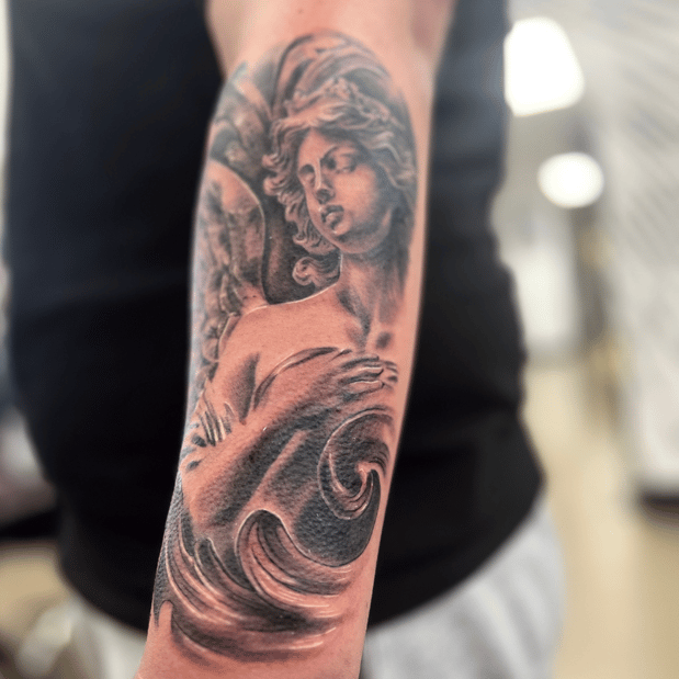 Images Thirteen Roses Tattoo & Aesthetics