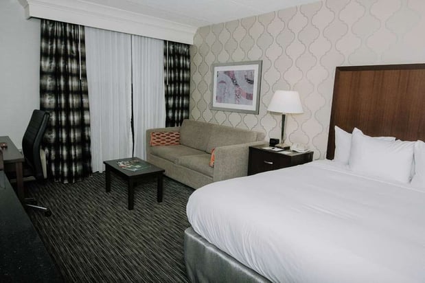 Images DoubleTree by Hilton Hotel Detroit - Dearborn