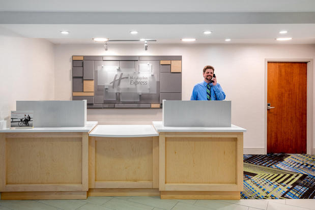 Images Holiday Inn Express Chapel Hill by IHG