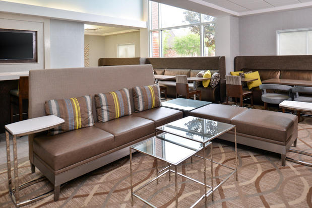 Images Holiday Inn Express & Suites Lafayette by IHG