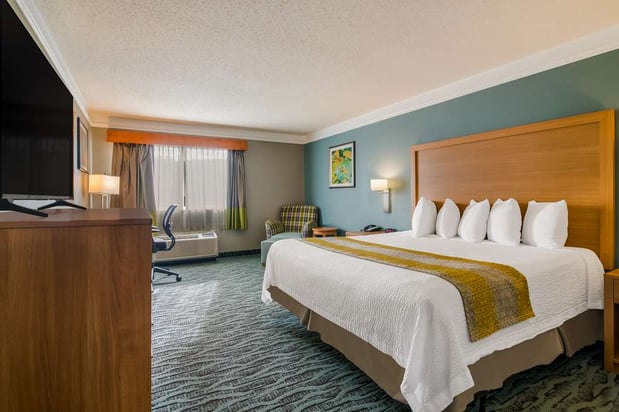 Images Best Western Plus Executive Court Inn & Conference Center