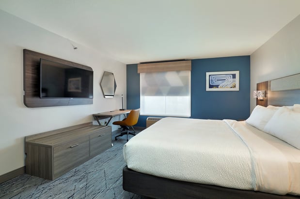 Images Holiday Inn Express & Suites Milwaukee-New Berlin by IHG