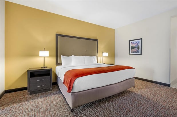 Images Best Western Plus Elizabethtown Inn & Suites