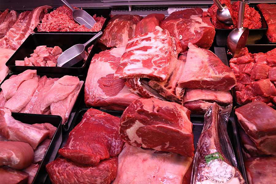 FRISCHETHEKE
Ein Großteil unserer Fleisch- und Wurstwaren stammt von regionalen Lieferanten. Wählen Sie aus unserem vielfältigen Produktsortiment.
