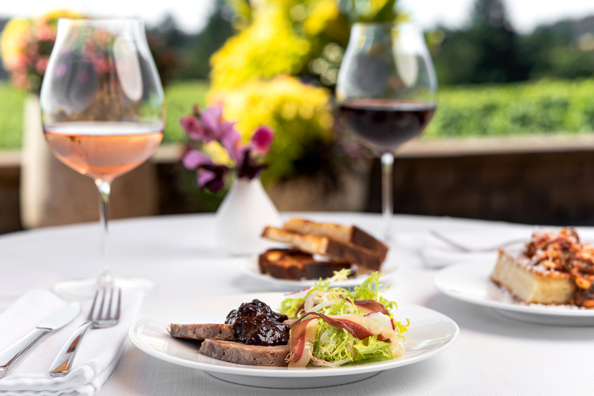 Black Walnut Inn & Vineyard Image