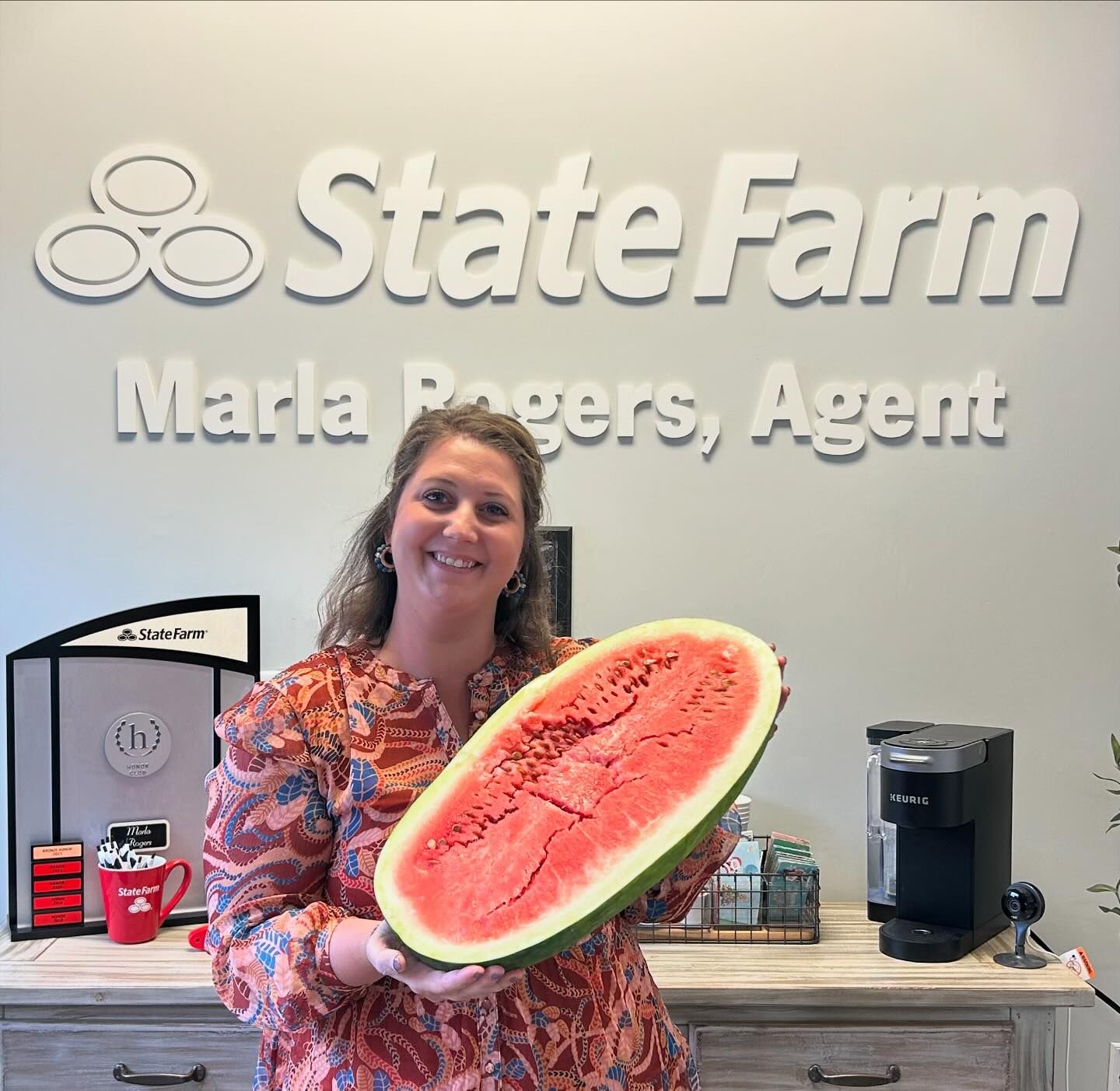 Do you really have great customers if they aren&rsquo;t bringing you a home grown watermelon?! 
#marlarogersneighborhood #statefarm #greatcustomers #watermelon