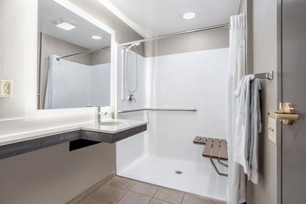 Images Holiday Inn Lafayette-City Centre by IHG