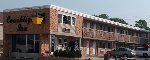Images Coachlight Inn Motel