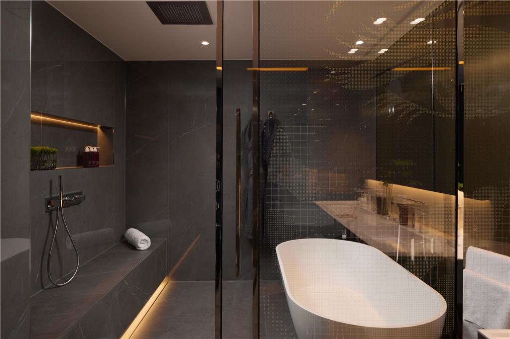 Suite bathroom bath