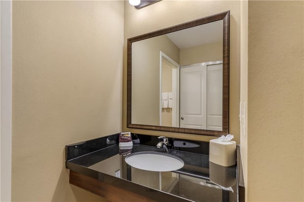 Images Best Western Plus Hudson Hotel & Suites