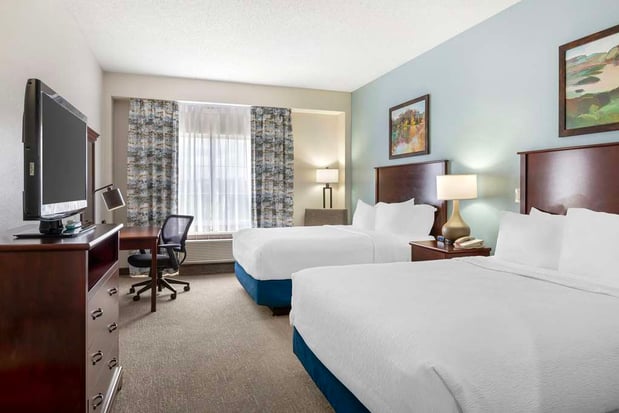 Images Best Western Plus Crossroads Inn & Suites
