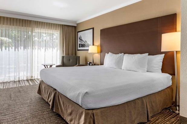 Images Best Western Plus Garden Court Inn