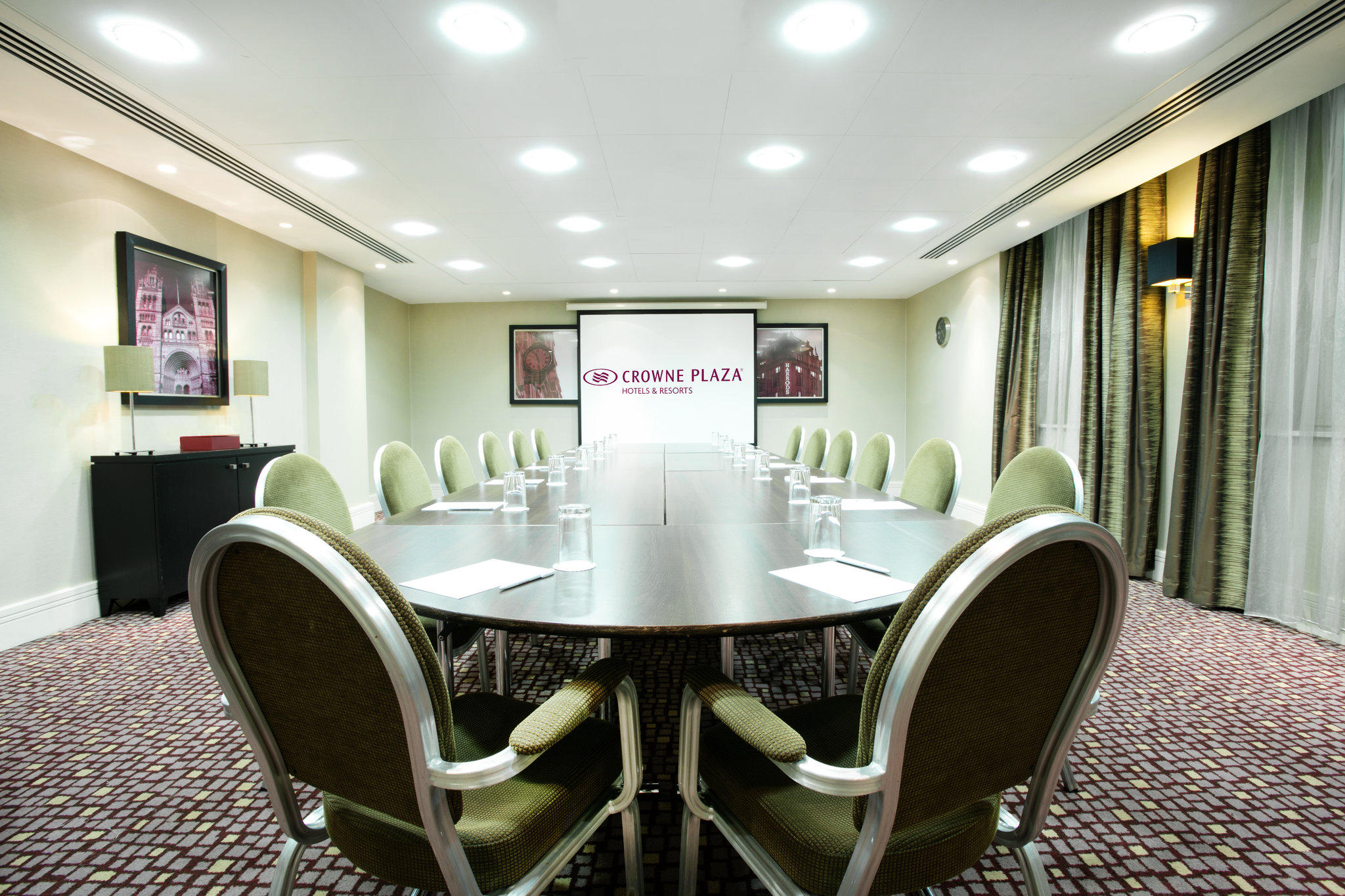 Crowne Plaza London - Ealing, an IHG Hotel London 020 8233 3200