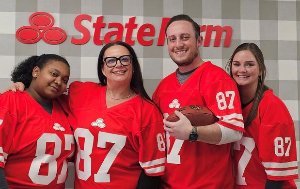 Images Laura San Nicolas - State Farm Insurance Agent