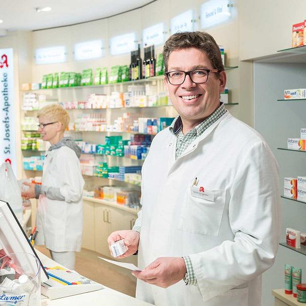 St. Josefs-Apotheke, Marktplatz 4 in Fürstenzell