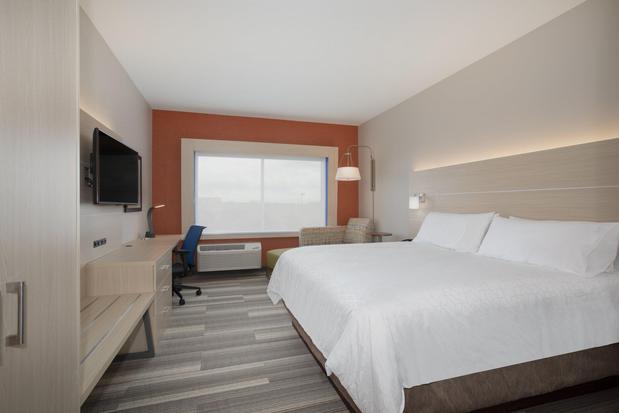 Images Holiday Inn Express & Suites Denver NE - Brighton, an IHG Hotel
