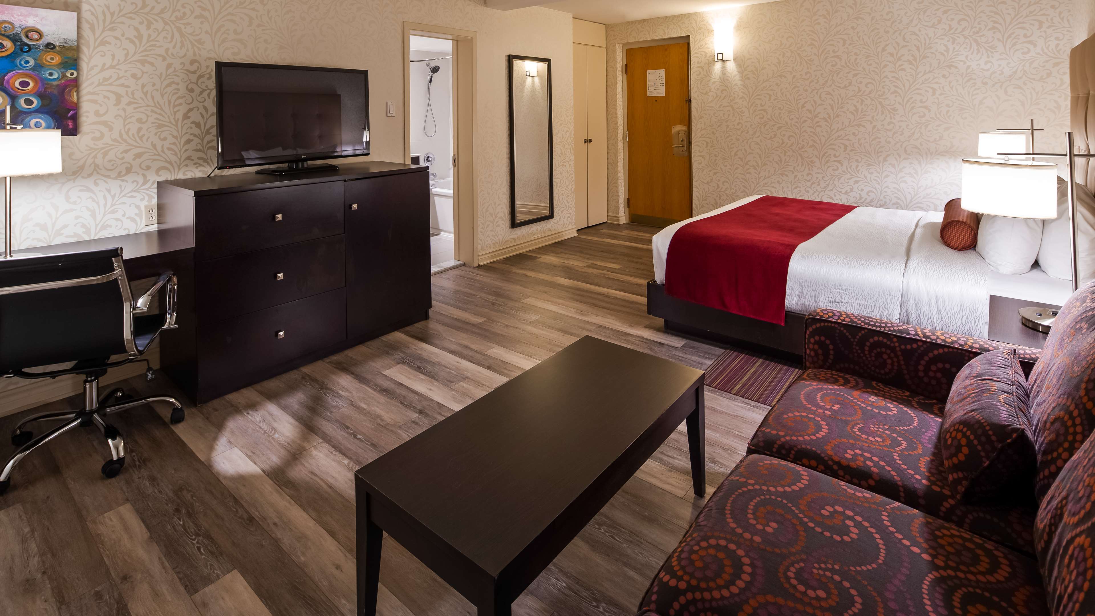 King executive guest room Best Western Plus Montreal Downtown-Hotel Europa Montreal (514)866-6492