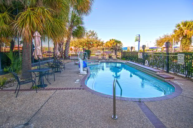 Images Holiday Inn Express & Suites Houston North InterContinental by IHG