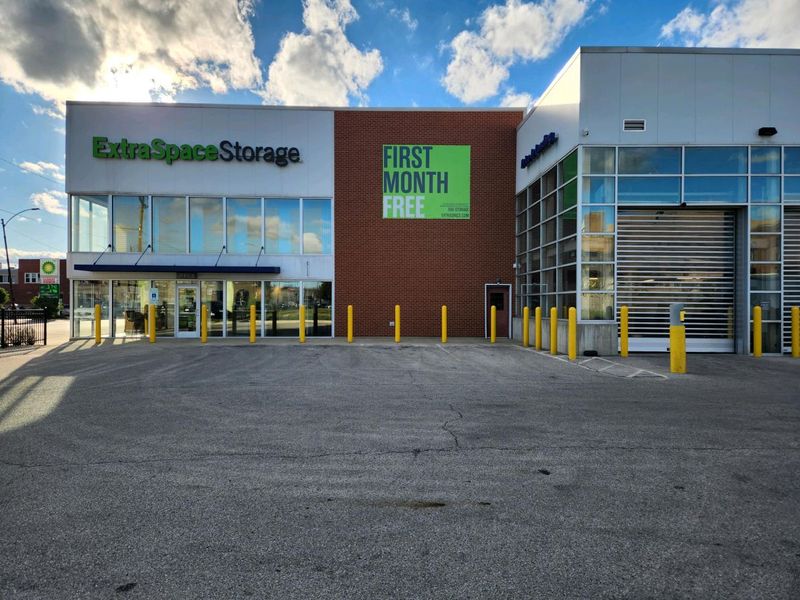 Images Extra Space Storage