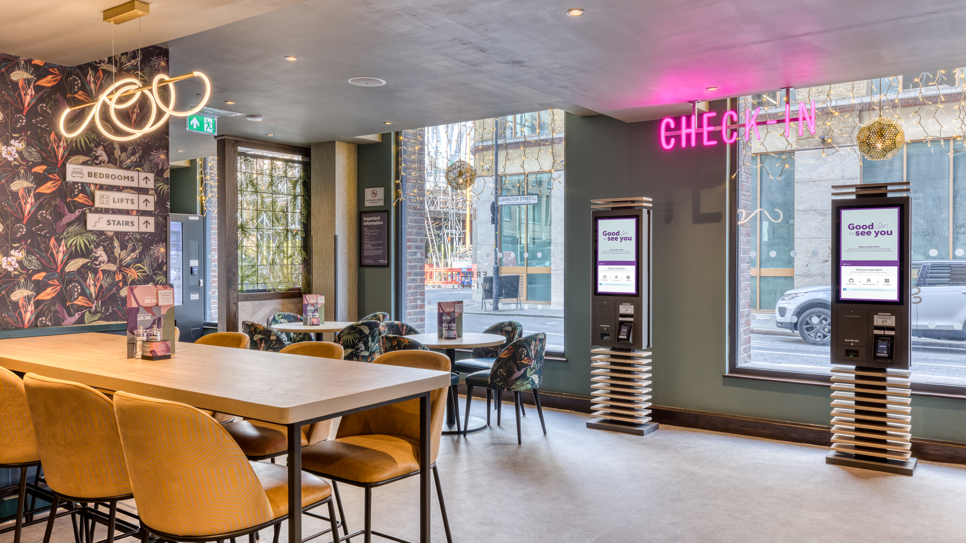 Premier Inn London Southwark (Tate Modern) hotel The Social restaurant
