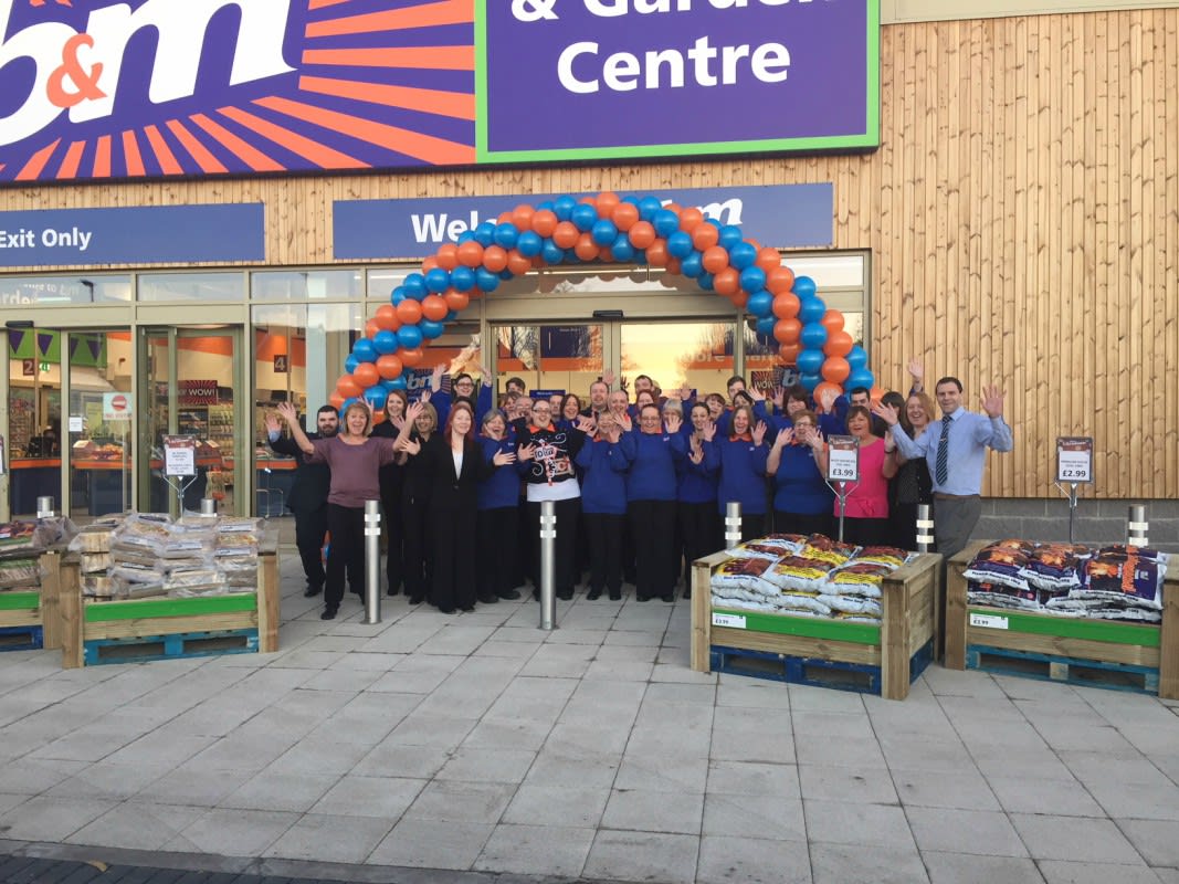 B&M's Stenhousemuir store team are excited to welcome their first customers on opening day.