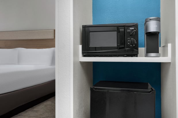 Images Holiday Inn Express & Suites Greensboro - Airport Area by IHG