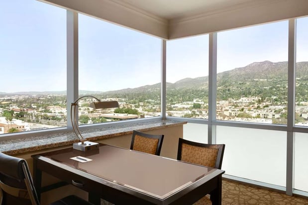 Images Embassy Suites by Hilton Los Angeles Glendale