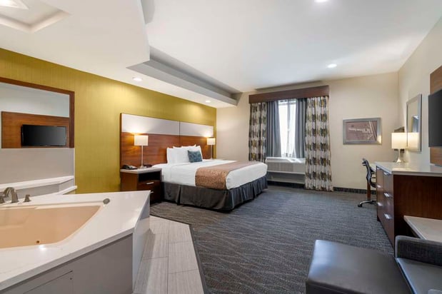 Images Best Western Plus Gardena Inn & Suites