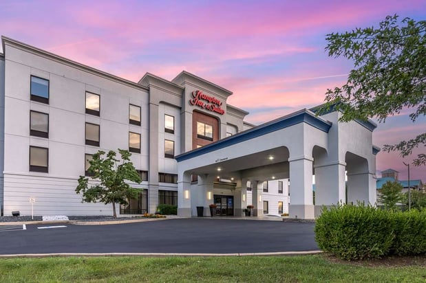 Images Hampton Inn & Suites Louisville East