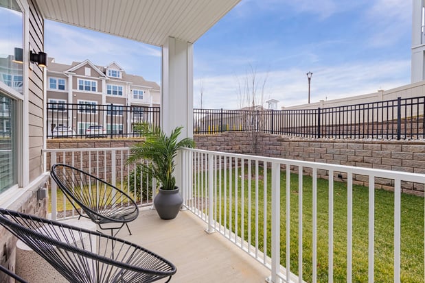 Images Glen Oaks Apartments