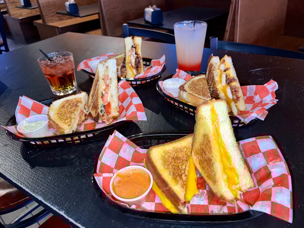 Images Cheesie's Pub & Grub - Garfield Ridge