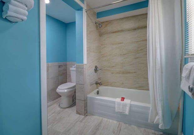 Images Yankee Clipper Inn, SureStay Collection by Best Western