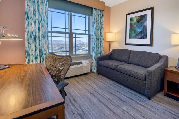Images Hilton Garden Inn Roanoke