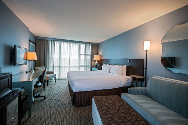 Images Crowne Plaza Lombard Downers Grove by IHG
