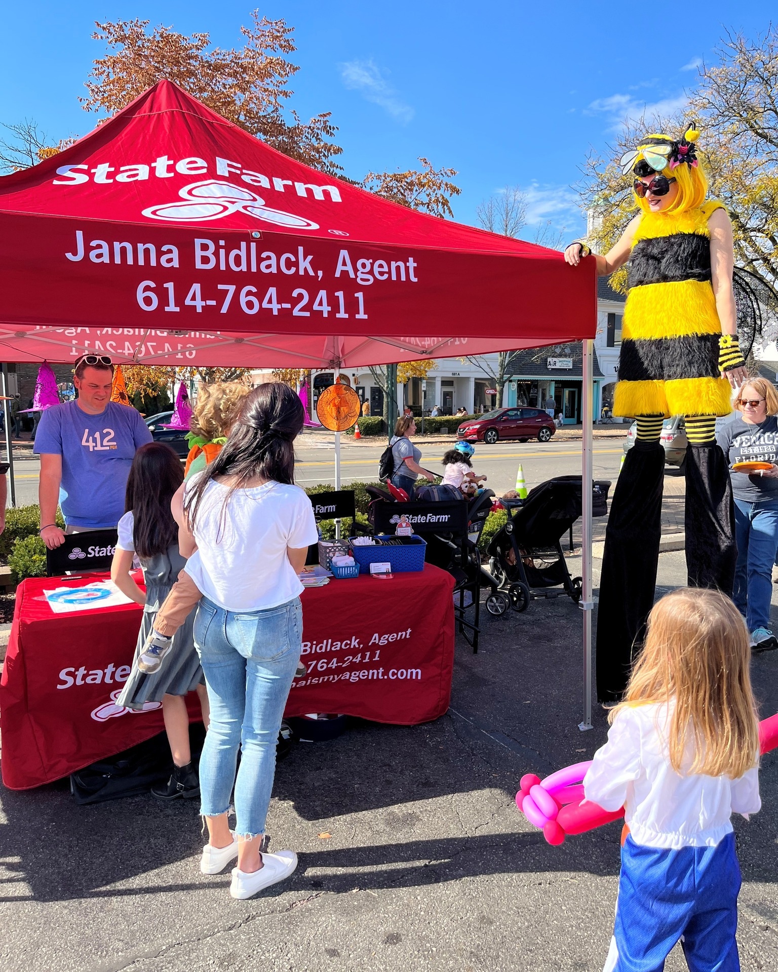 We are hiring in Linworth. Janna Bidlack is looking for an Account Manager and Customer Service Representative to join the team. We are looking for someone friendly, organized, dependable, and passionate about helping others. What You Will Do. Assist with billing, policy updates, claims support, and daily service needs. Respond to calls, texts, and emails professionally. Build relationships and help customers review coverage options. Keep follow ups and daily tasks organized. Why Join Us. Competitive pay and bonus opportunities. Growth potential. Supportive team environment. Make an impact in the local community.