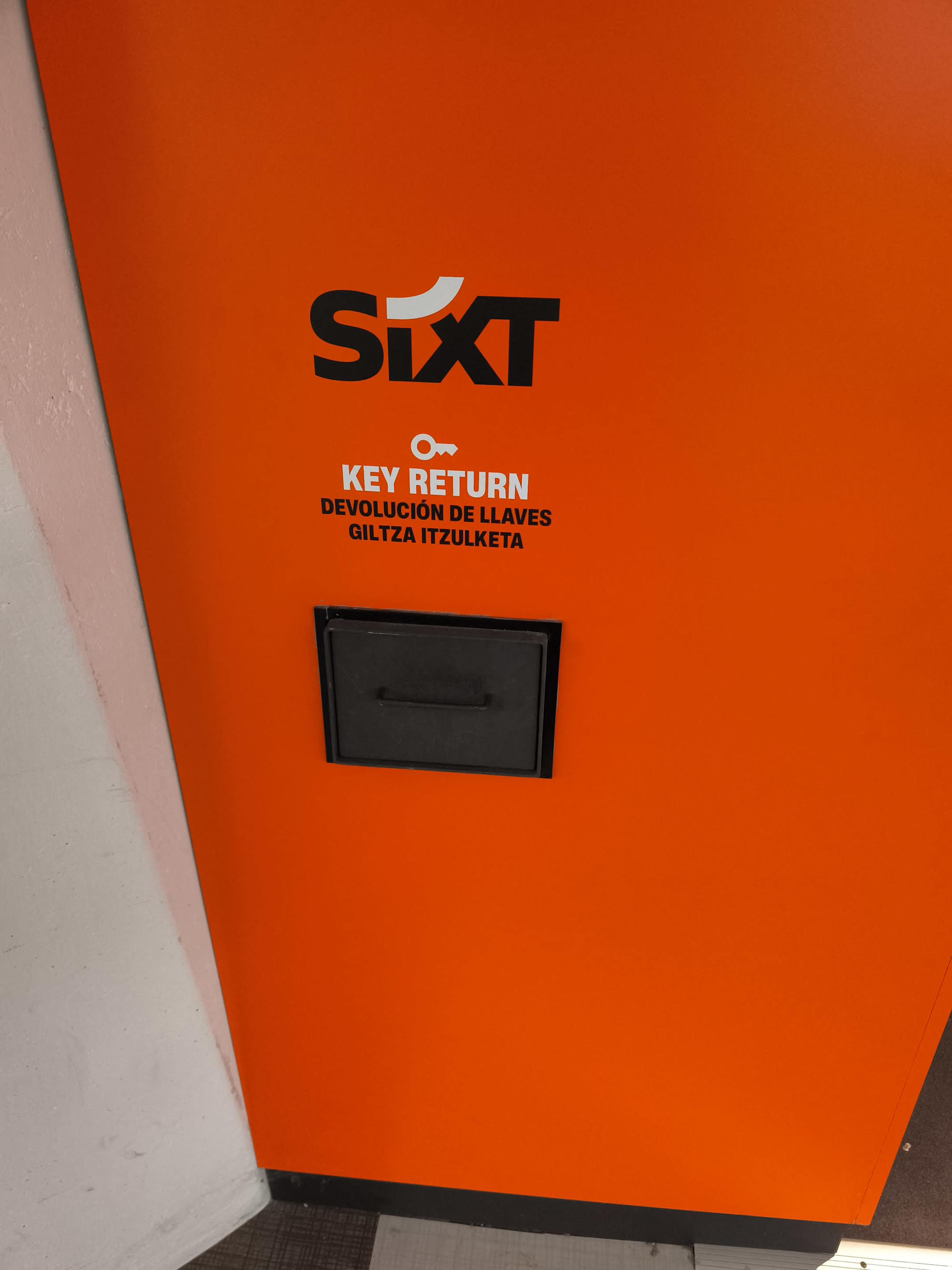 SIXT Alquiler de Coches - Bilbao Aeropuerto (BIO) 35