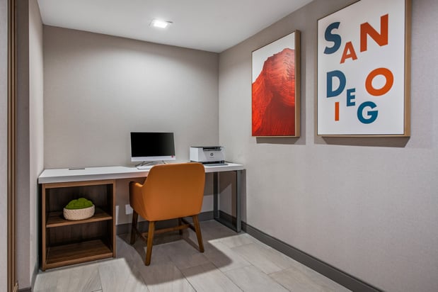 Images Holiday Inn Express & Suites San Diego-Sorrento Valley by IHG