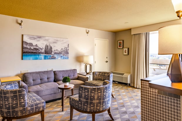 Images Holiday Inn Denver East by IHG