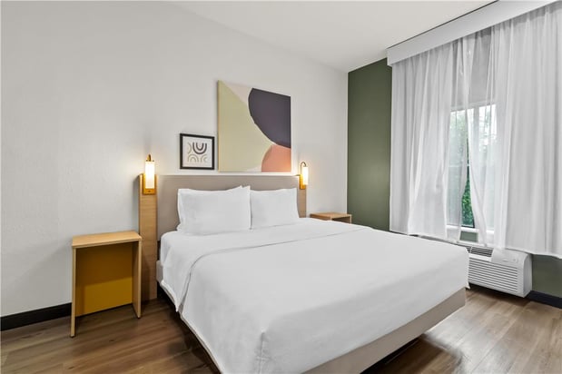 Images Spark by Hilton Houston Hobby Airport