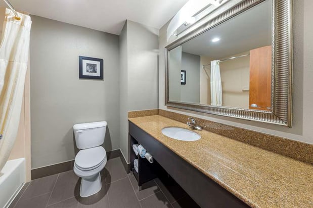 Images Best Western Plus Midwest City Inn & Suites