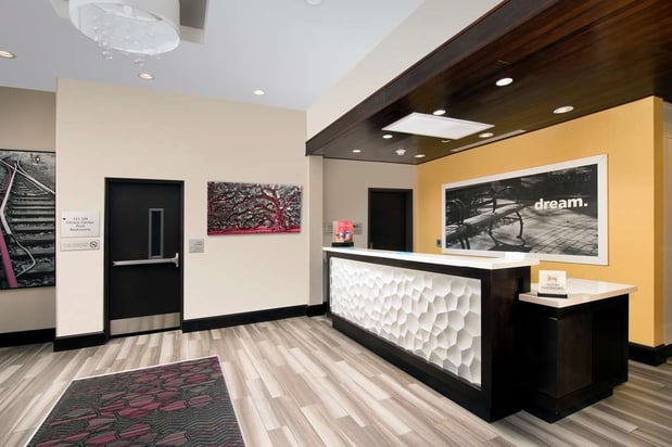 Images Hampton Inn Huntsville/Village of Providence