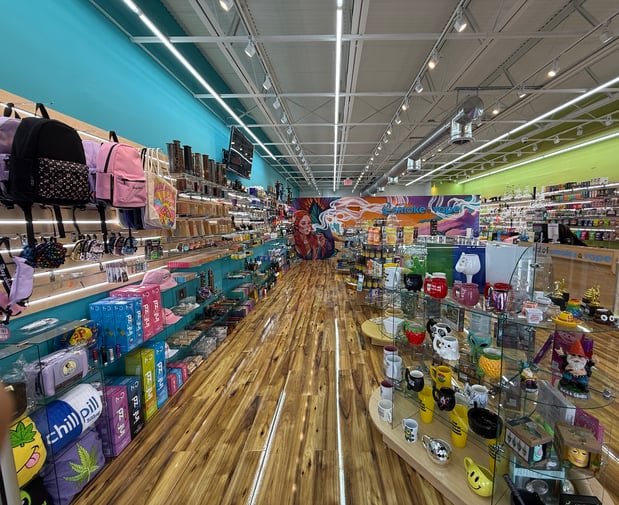 Images World of Smoke & Vape - Lake Park