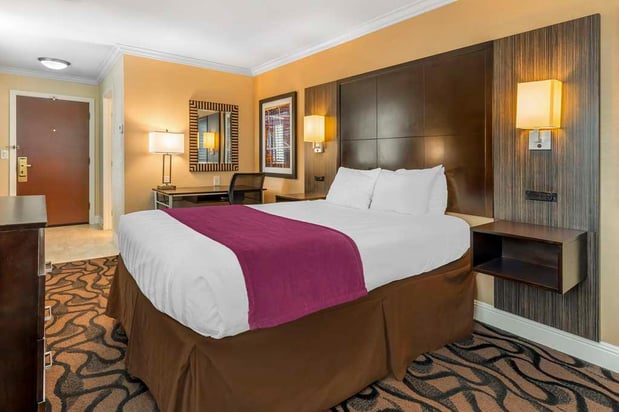 Images Best Western Plus Airport Plaza