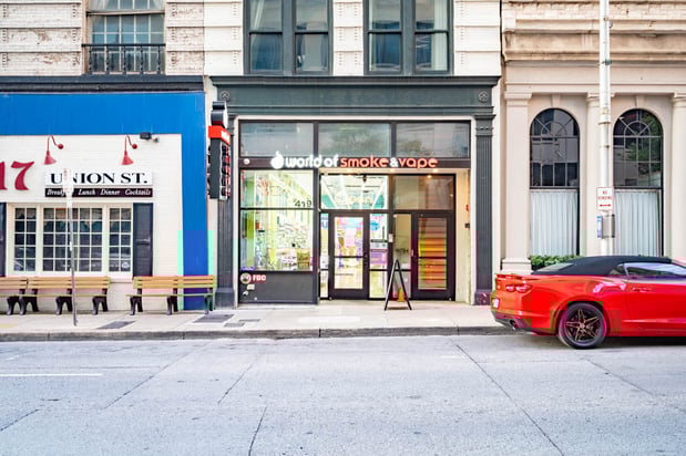 Images World of Smoke & Vape - Union St.