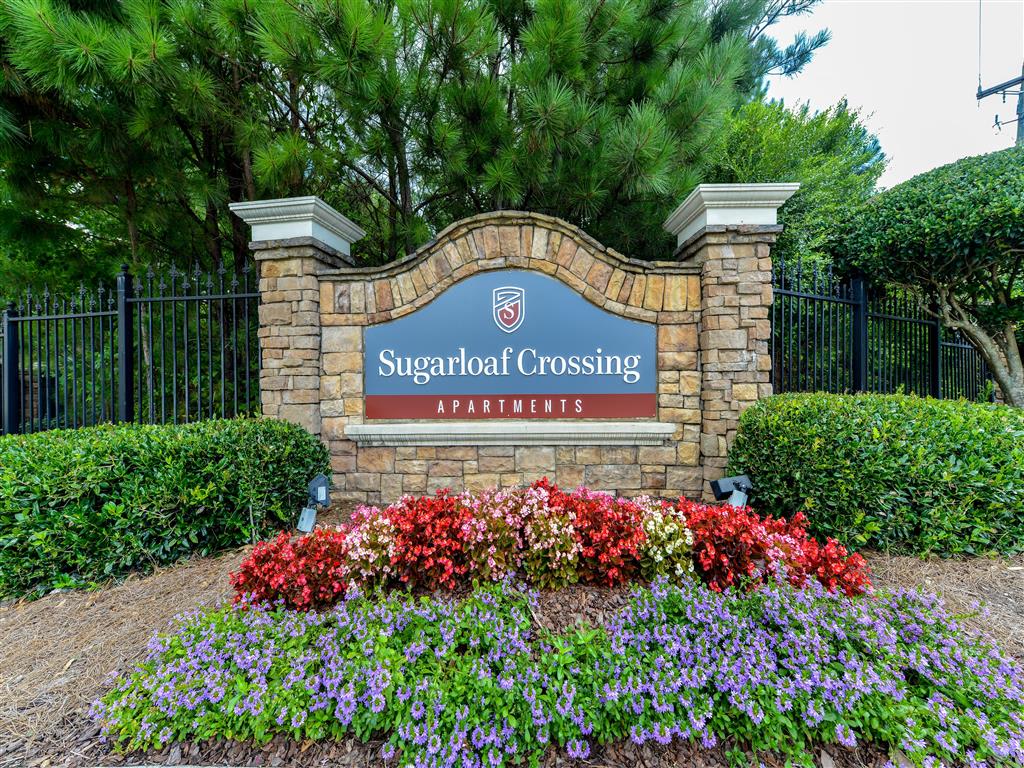 Sugarloaf Crossing Signage