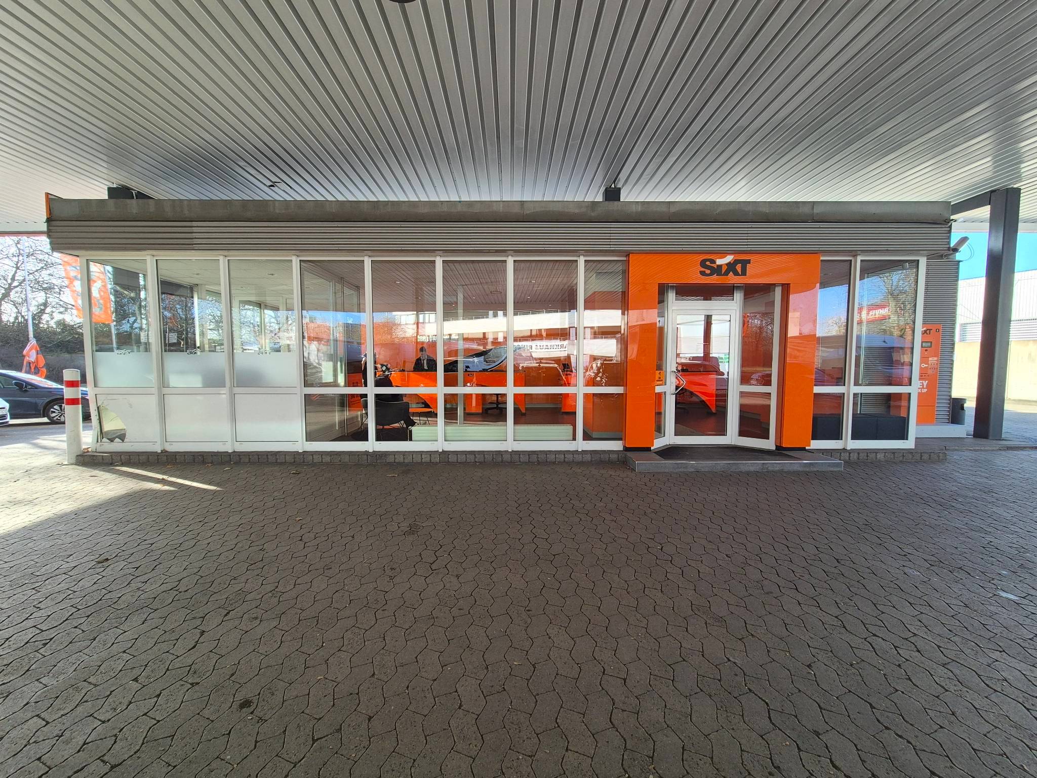 SIXT Autovermietung Braunschweig Süd, Berliner Platz 1B in Braunschweig