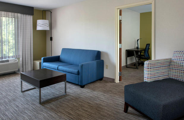 Images Holiday Inn Express & Suites Great Barrington - Lenox Area, an IHG Hotel