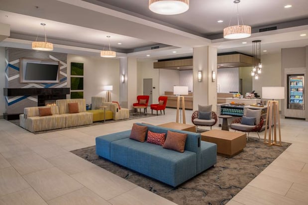 Images Hilton Garden Inn Tacoma Downtown