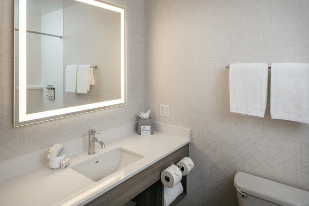 Images Holiday Inn Express Corvallis-on the River by IHG